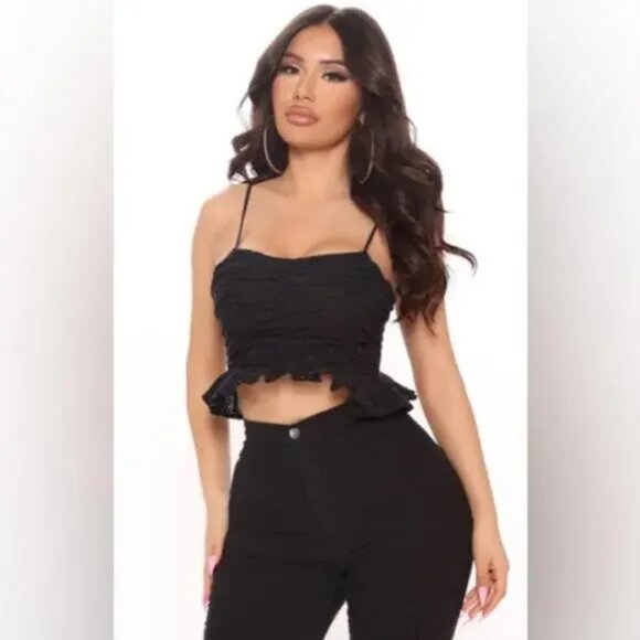 Fashion Nova Cropped Top M NWT Black Eyelet - Picture 1 of 1